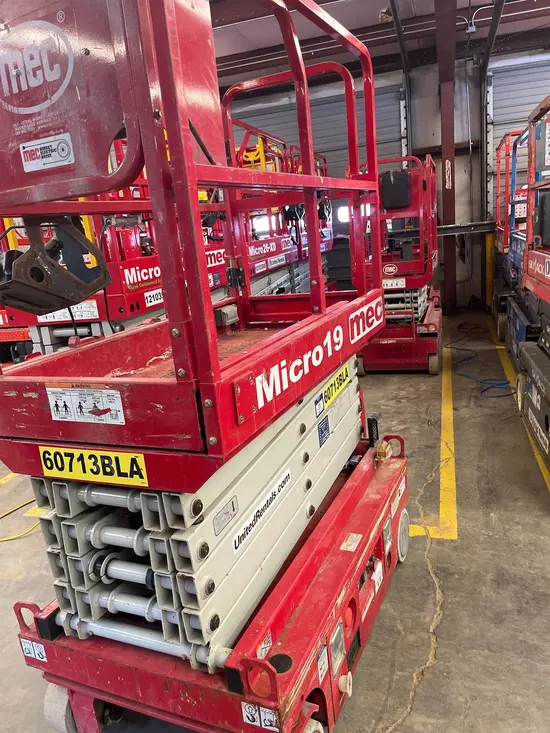 2018 MEC MICRO 19 Scissor Lift