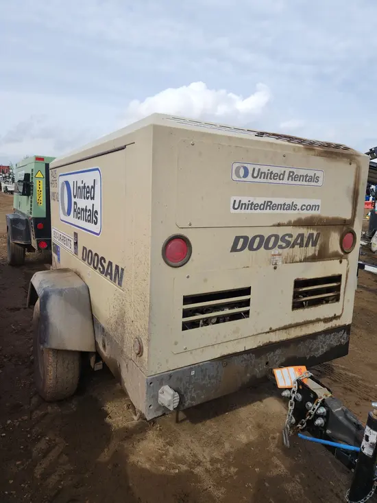2021 Doosan P425/HP375WCU Air Compressor