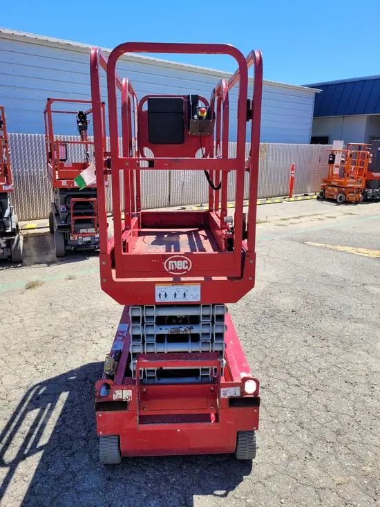 2018 MEC MICRO 19 Scissor Lift