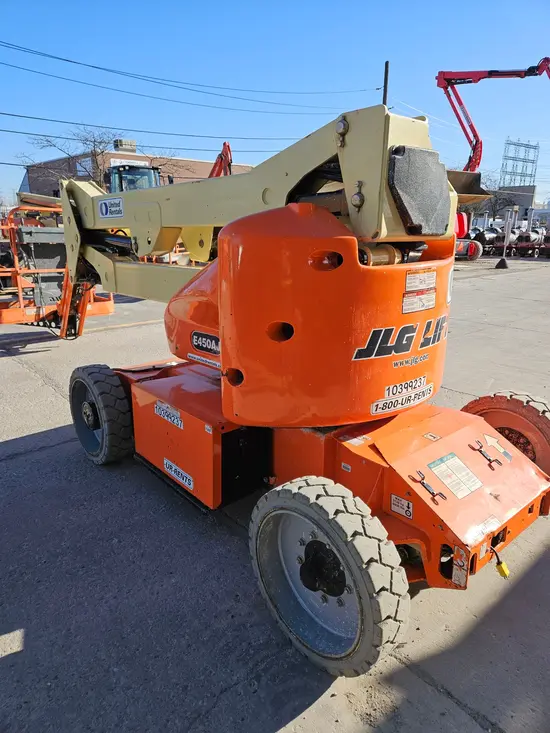 2015 JLG E450AJ Articulating Boom Lift