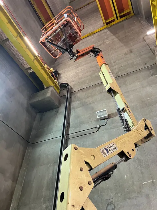 2013 JLG E400AJPN Articulating Boom Lift