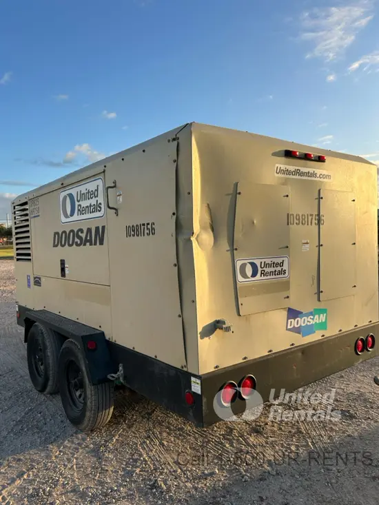 2019 Doosan XP825/HP750WCU Air Compressor
