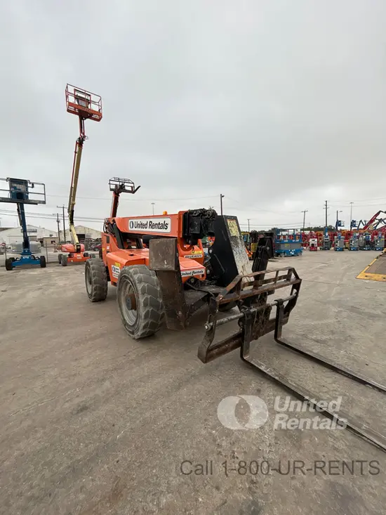 2017 SKYTRAK 10054 Forklift