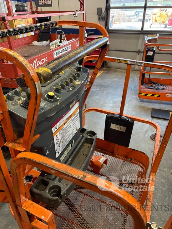 2017 JLG E400AJPN Articulating Boom Lift