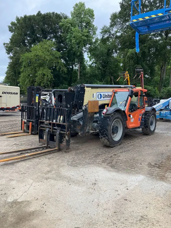 2019 JLG 1055 Forklift