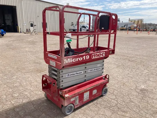 2018 MEC MICRO 19 Scissor Lift