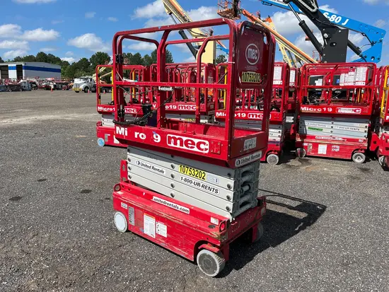 2018 MEC MICRO 19 Scissor Lift