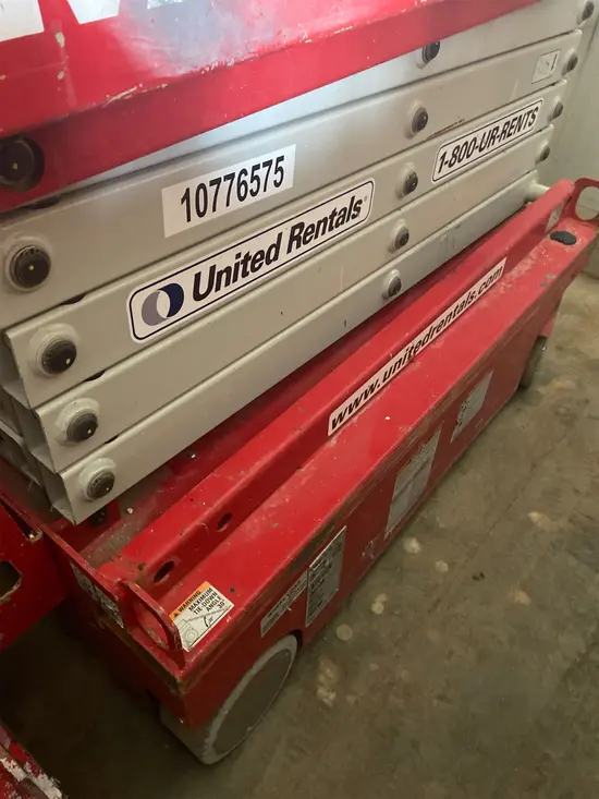 2018 MEC MICRO 19 Scissor Lift