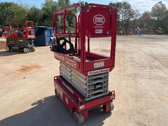 2018 MEC MICRO 19 Scissor Lift