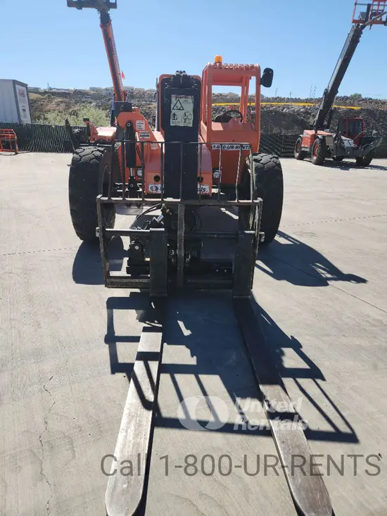2017 SKYTRAK 6042 Forklift
