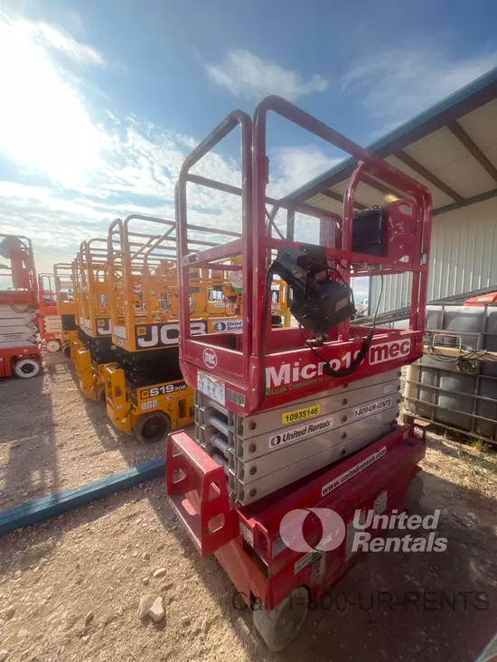 2019 MEC MICRO 19 Scissor Lift