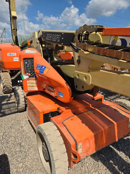 2015 JLG E450AJ Articulating Boom Lift