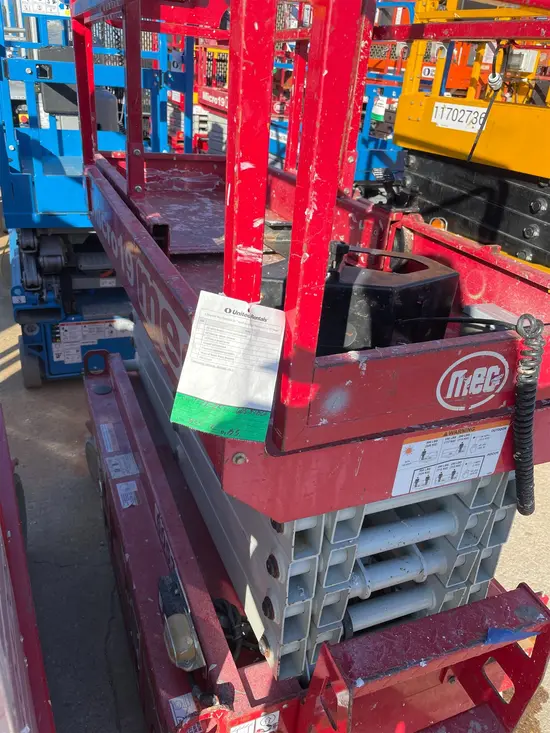 2018 MEC MICRO 19 Scissor Lift