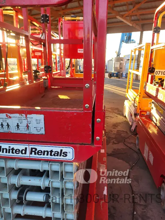 2019 MEC MICRO 19 Scissor Lift