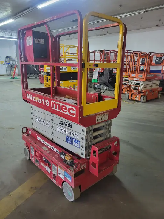 2018 MEC MICRO 19 Scissor Lift