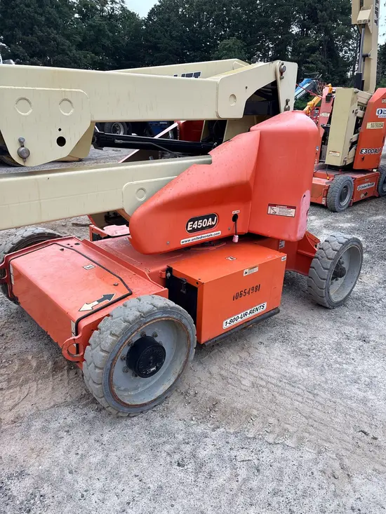 2017 JLG E450AJ Articulating Boom Lift