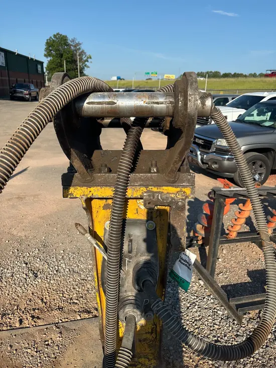 2011 Atlas Copco MB750 Attachment