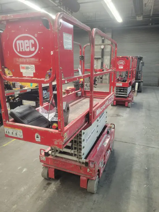 2018 MEC MICRO 19 Scissor Lift