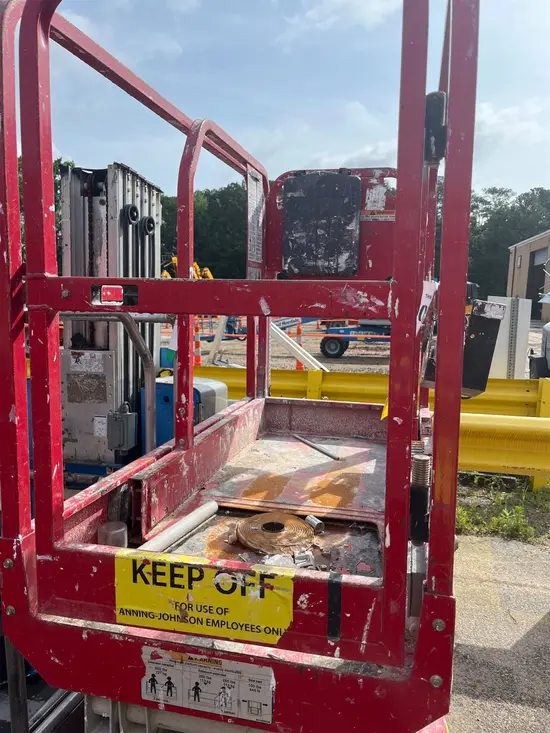 2018 MEC MICRO 19 Scissor Lift