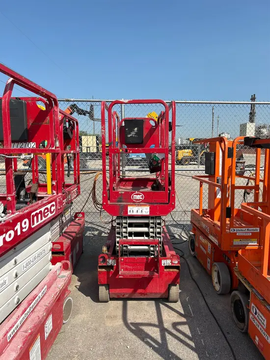 2018 MEC MICRO 19 Scissor Lift