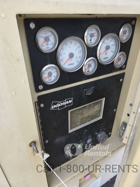 2020 Doosan XP825/HP750WCU Air Compressor