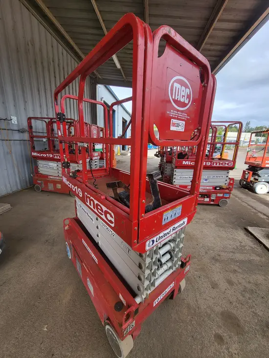 2018 MEC MICRO 19 Scissor Lift