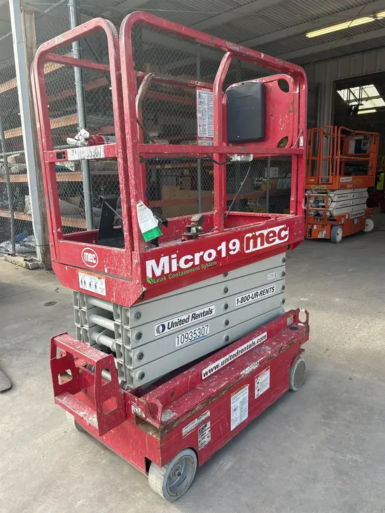 2019 MEC MICRO 19 Scissor Lift
