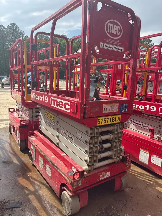 2018 MEC MICRO 19 Scissor Lift