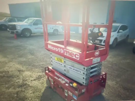 2018 MEC MICRO 19 Scissor Lift