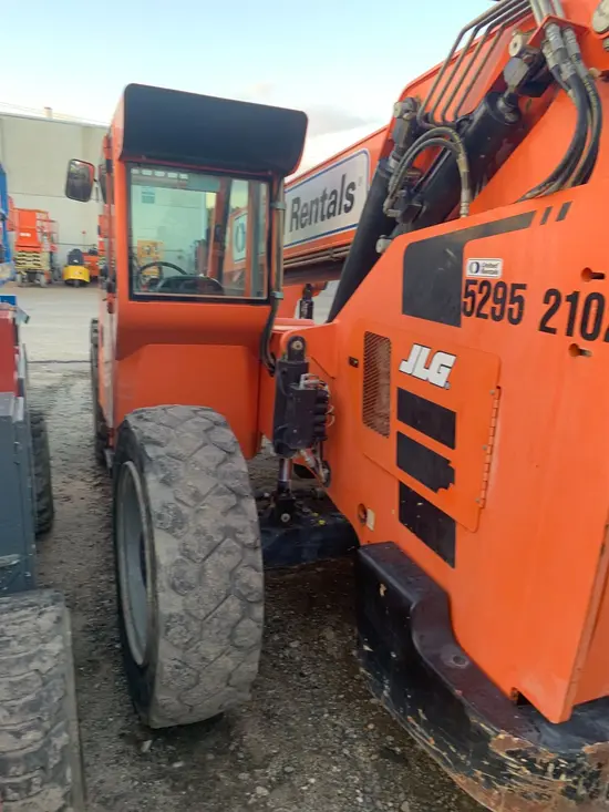 2017 SKYTRAK 8042 Forklift