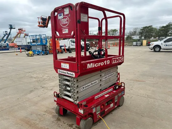 2018 MEC MICRO 19 Scissor Lift