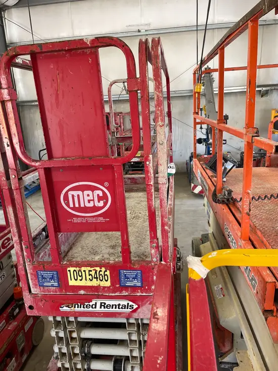 2019 MEC MICRO 26 Scissor Lift