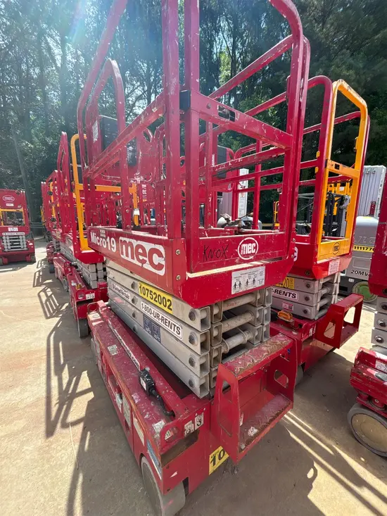 2018 MEC MICRO 19 Scissor Lift