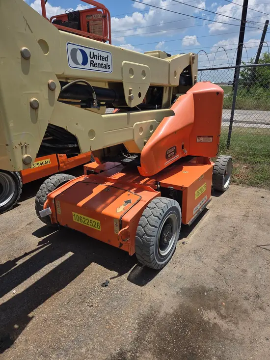 2017 JLG E400AJPN Articulating Boom Lift