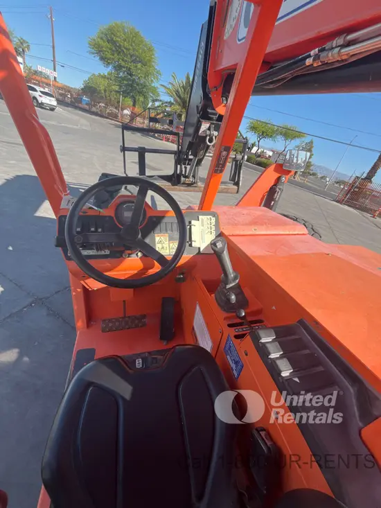 2018 SKYTRAK 8042 Forklift
