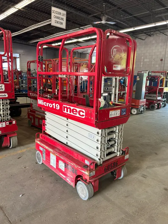 2018 MEC MICRO 19 Scissor Lift