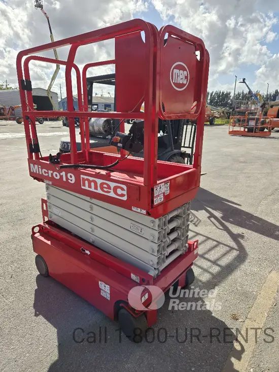 2017 MEC MICRO 19 Scissor Lift