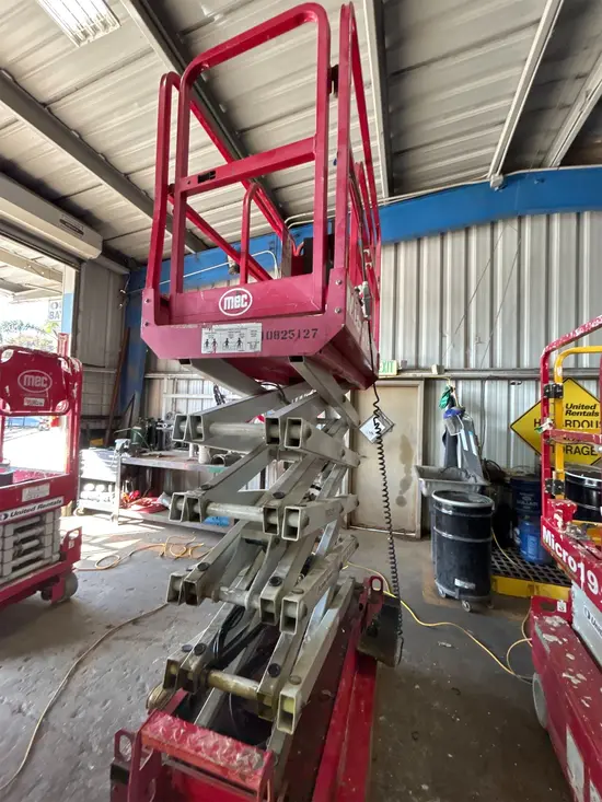 2018 MEC MICRO 19 Scissor Lift