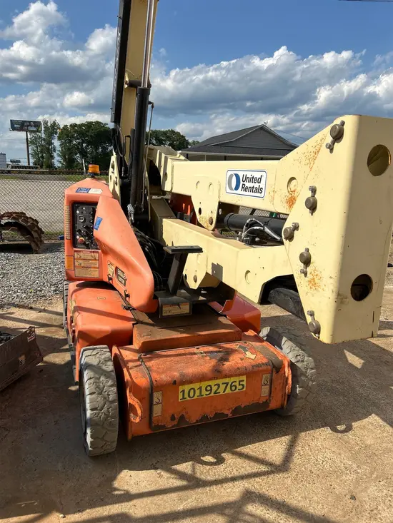 2013 JLG E400AJPN Articulating Boom Lift