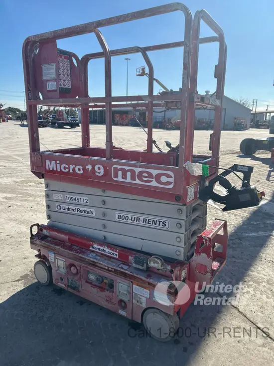 2019 MEC MICRO 19 Scissor Lift