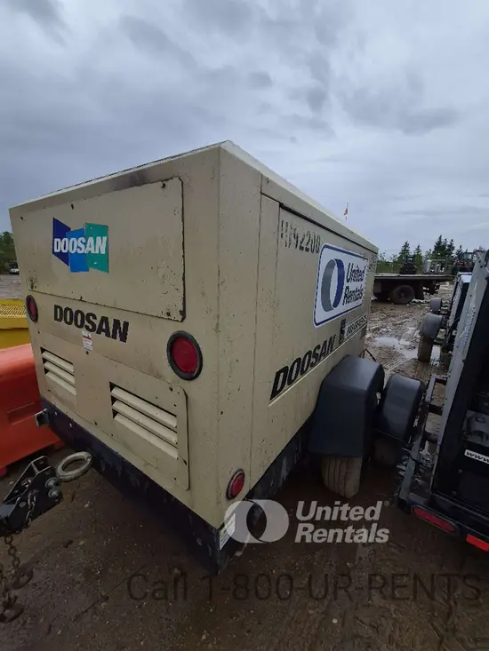 2021 Doosan P425/HP375WCU Air Compressor