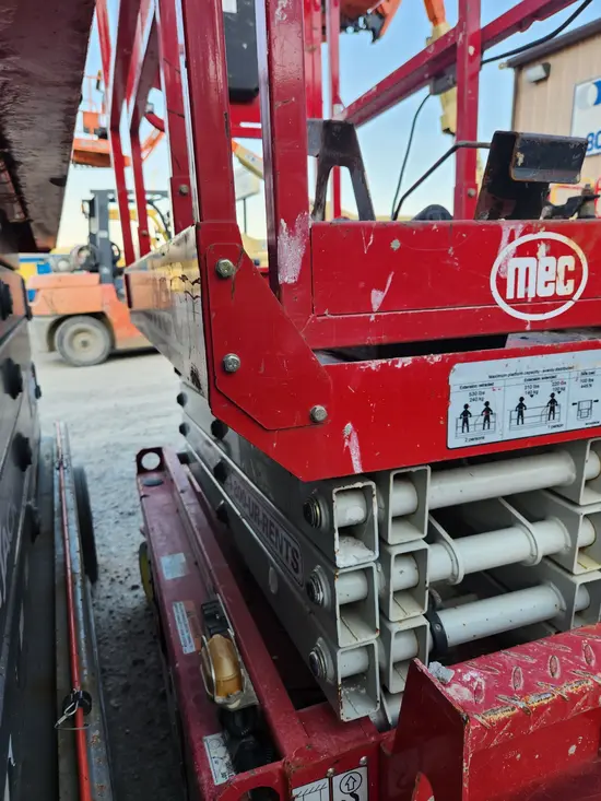 2017 MEC 1330SE Scissor Lift