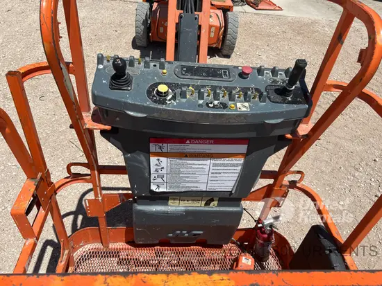2016 JLG E400AJPN Articulating Boom Lift
