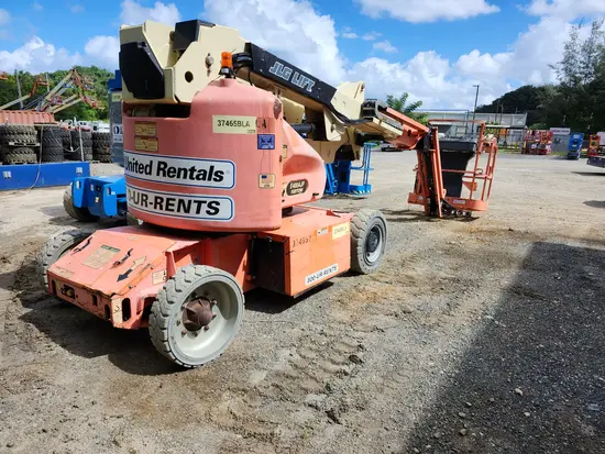 2016 JLG E400AJPN Articulating Boom Lift