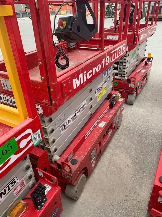 2018 MEC MICRO 19 Scissor Lift