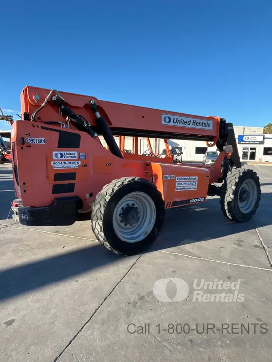 2019 SKYTRAK 8042 Forklift