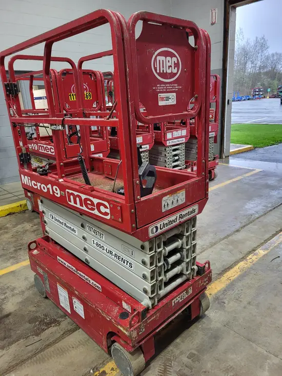 2018 MEC MICRO 19 Scissor Lift