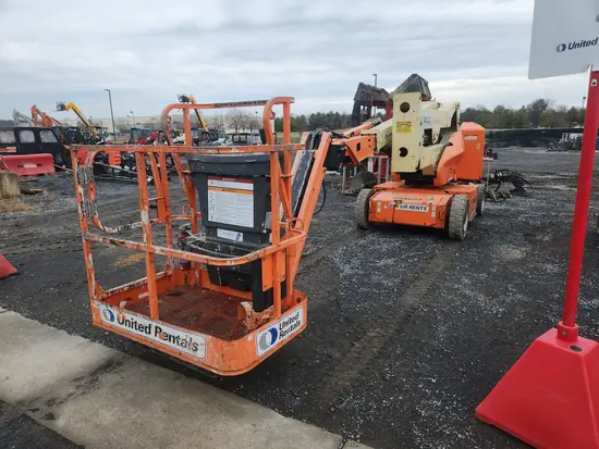 2016 JLG E400AJPN Articulating Boom Lift