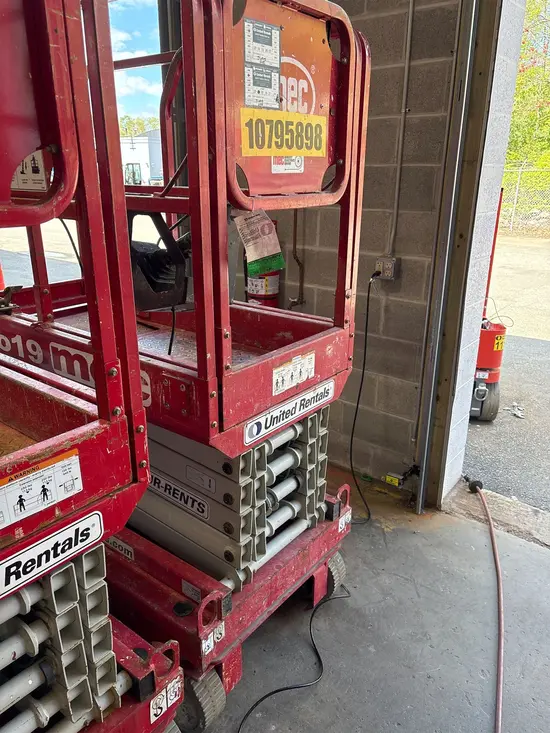 2018 MEC MICRO 19 Scissor Lift