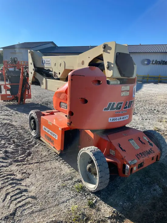 2014 JLG E400AJPN Articulating Boom Lift